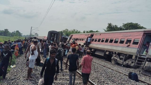 Six coaches of Dibrugarh Express derail near UP's Gonda district