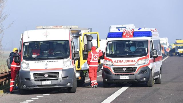 Incidente sull'A22, 2 morti e 8 feriti nel Mantovano