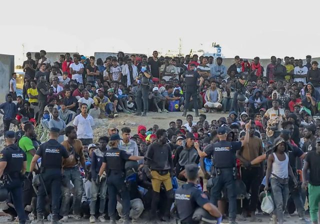 El Ejército refuerza su despliegue en Ceuta con dos fragatas de la Armada
