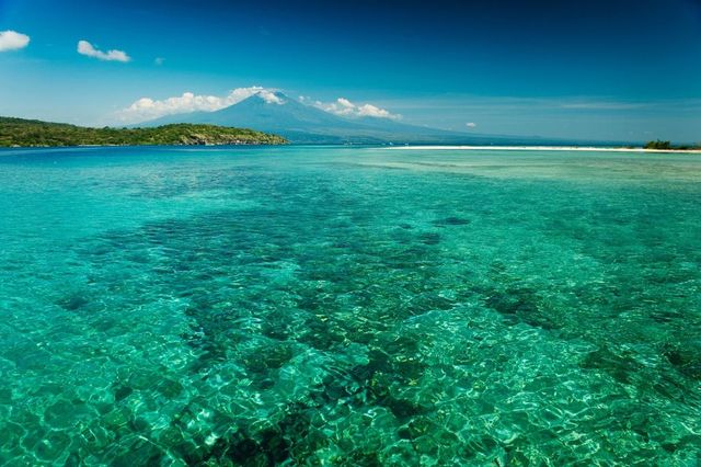 Insula Bali a introdus o taxă pentru turiștii străini, chiar de Ziua Îndrăgostiților