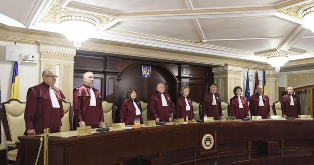 Curtea Constituțională va discuta astăzi sesizările privind legea referitoare la plata pensiilor private