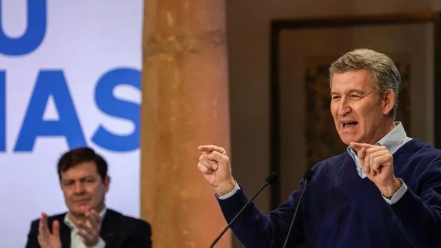 Feijóo dice que la ley judicial que propone el PSOE es «una medida del régimen de Franco»