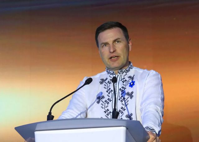 Ucraina, ministro estone si dimette per scandalo su acquisto armi