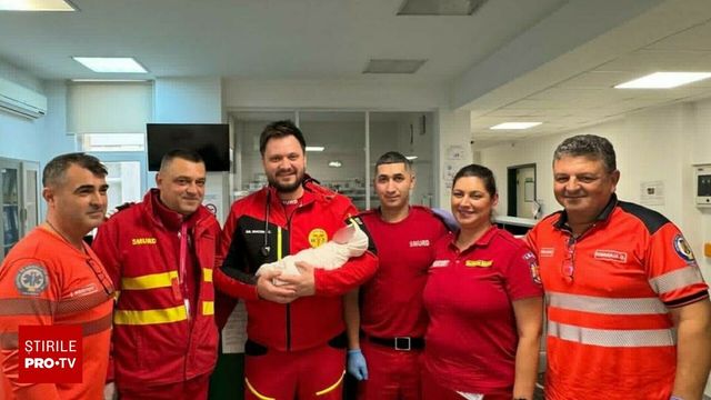 O femeie din Prahova a născut acasă, ajutată de o vecină ghidată de vocea dispecerului