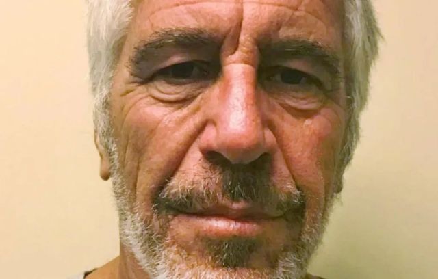 Spuntano nuove foto di Epstein con Trump, Clinton e Woody Allen