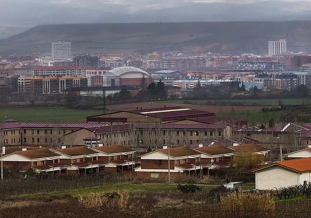 Dos años de cárcel por intentar pasar droga a su hijo, preso en Logroño, oculta en su vagina