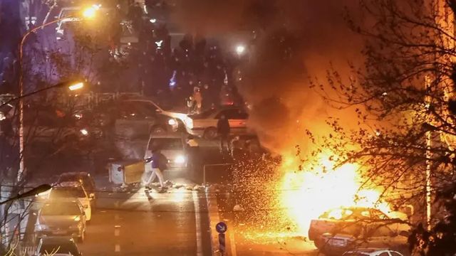 Il giovane simbolo della protesta in Iran Erfan Soltani liberato su cauzione