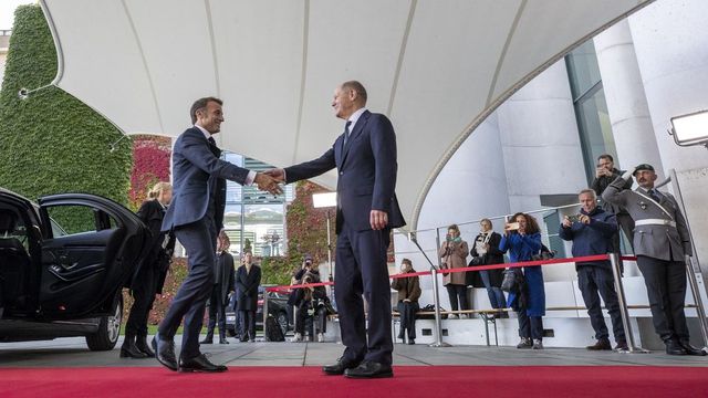 Zelenszkij Davosban beszélt a lehetséges békéről