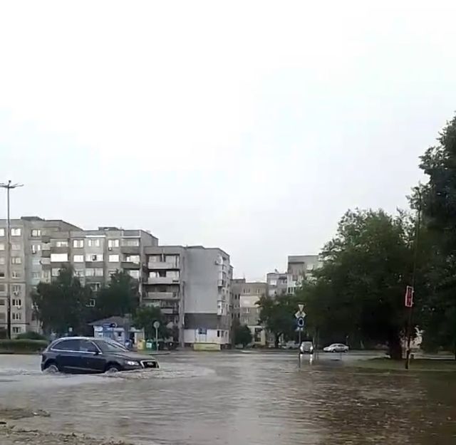 Градушка падна в Габрово, ледените късове бяха по-големи от лешник