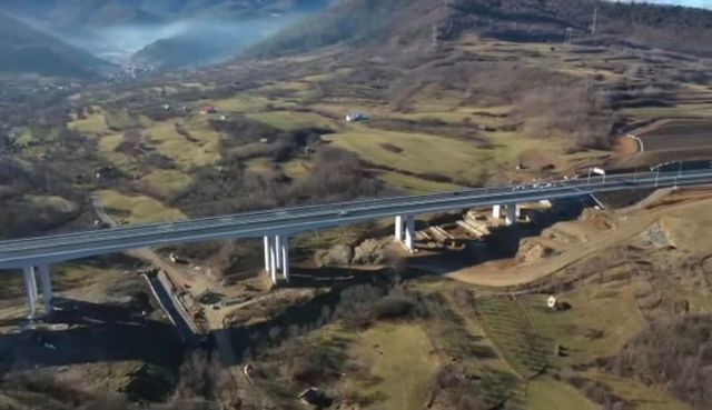 Autostrada Unirii A8, pusă pe pauză. Instanța de la București a suspendat contractul