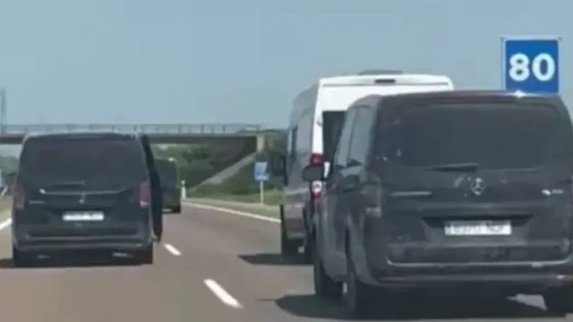 Dos detenidos por el acoso a una furgoneta con una bandera del Atlético de Madrid