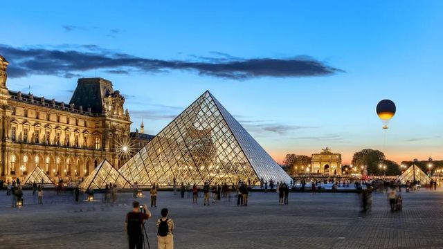 Alig 30 másodpercen múlt a Louvre-rablás sikeressége
