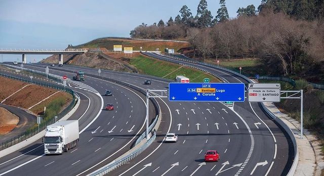 Bruselas expedienta a España por incumplir las directivas europeas de contratación pública y concesión de autopistas