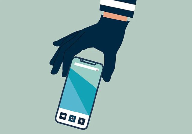 «Los primeros 60 minutos son claves». Así debes actuar si pierdes (o te roban) el móvil en el extranjero