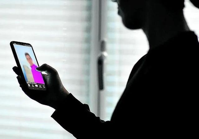 Solicitan 22 años de cárcel para un profesor de Irun por ofrecer dinero o regalos a tres alumnas a cambio de favores sexuales