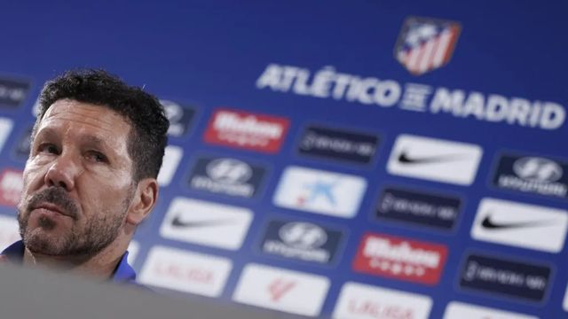 Simeone azuza la polémica: «Los episodios en el Bernabéu llevan pasando 100 años»