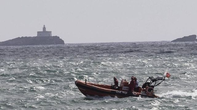 Hallan el cuerpo sin vida del menor desaparecido en una playa de Murcia