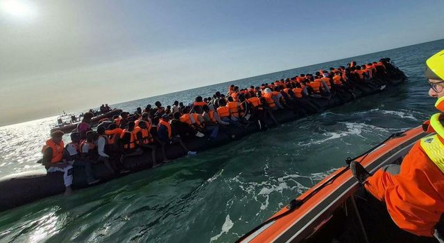 ++ Almeno 5 migranti morti su barcone a Canarie alla deriva per 27 giorni ++
