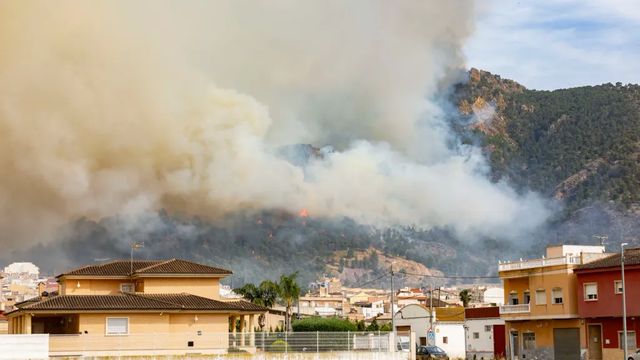 Última hora del incendio en el entorno de la Cresta del Gallo