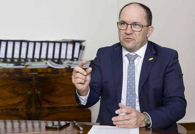 Ministerstvo zemědělství bude vymáhat miliardy po Agrofertu, uvedl Výborný