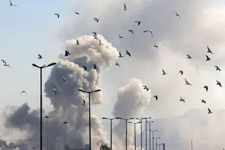 Nuovi attacchi Usa all’Iran, Teheran colpisce Kuwait e Bahrein