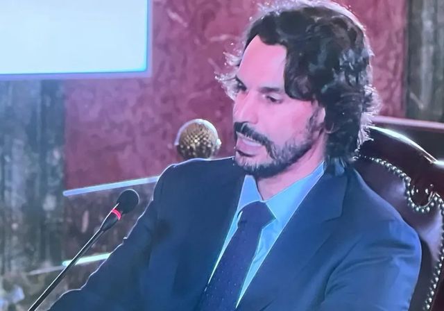 «El fiscal general me convirtió en un delincuente confeso; o me voy de España o me suicido»