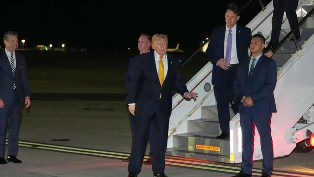 Trump cambió de avión en Turquía dentro de un contenedor de catering ante la amenaza de un atentado iraní