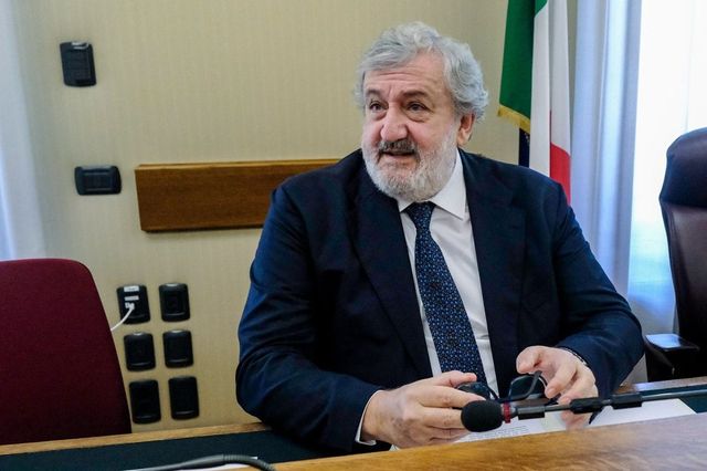 Autonomia, Emiliano impugna legge Calderoli davanti alla Consulta