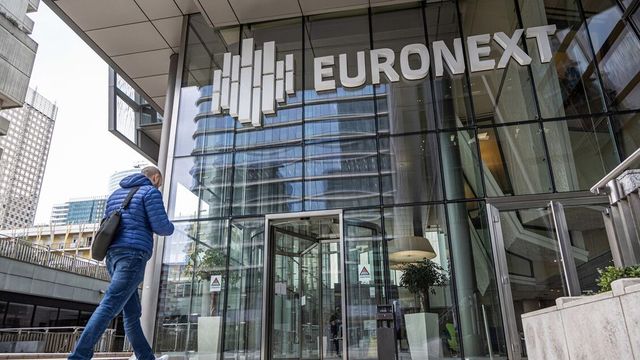 Borse europee in rialzo in attesa dei dazi di Trump, oro e gas ai massimi