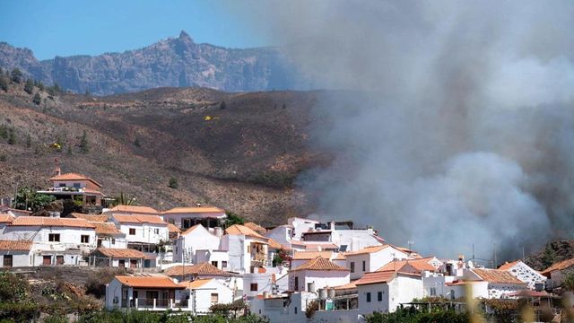 Extinguir el incendio de Fataga, en el sur de Gran Canaria, llevará semanas