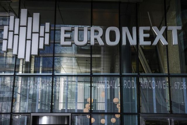 Borsa: Europa in ordine sparso con Wall Street, Milano in parità