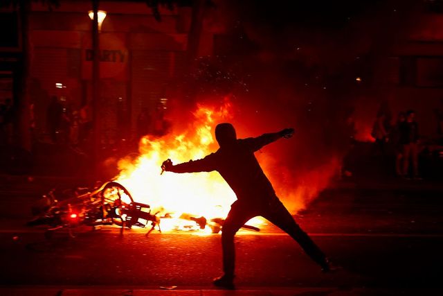 Protestas en Francia tras la victoria de la izquierda en la segunda vuelta de las elecciones