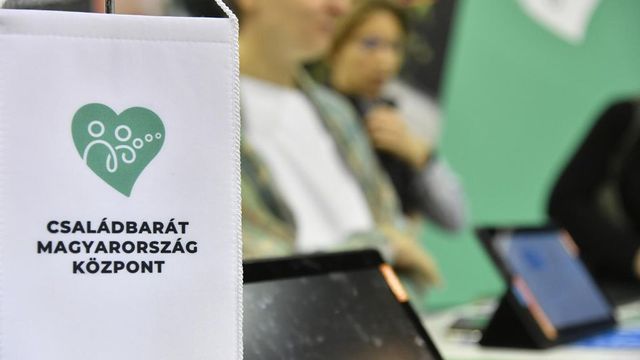 Házkutatást tartottak a Családbarát Magyarország Központnál