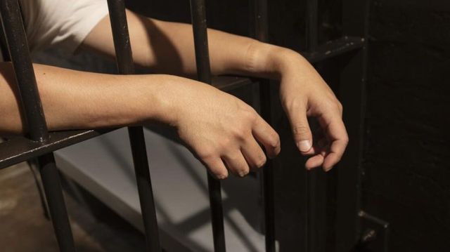 Un minor din raionul Edineț, condamnat la patru ani de închisoare pentru distribuirea drogurilor