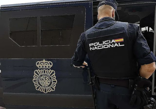 Detenido en Málaga por encerrar a su mujer y amenazar con quemar la vivienda