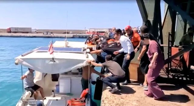 Un feribot cu circa 270 de persoane la bord a naufragiat în largul coastei din partea de nord a Ciprului