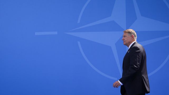 Klaus Iohannis se retrage din cursa pentru șefia NATO