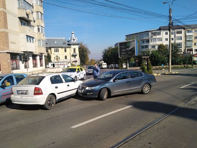Accident rutier produs de o mașină fără șofer, în Botoșani