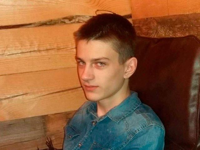 Atac sângeros într-o școală! Un elev și-a omorât colegul de clasă și a rănit alți trei tineri, apoi s-a împușcat în cap