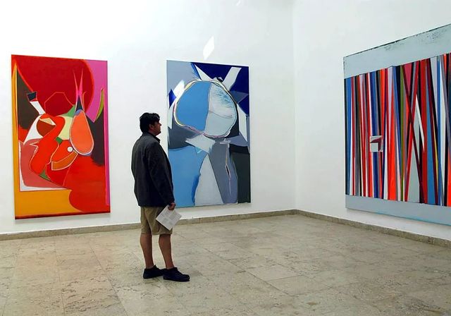 Bruselas retira dos millones de fondos a la Bienal de Venecia por la participación de Rusia
