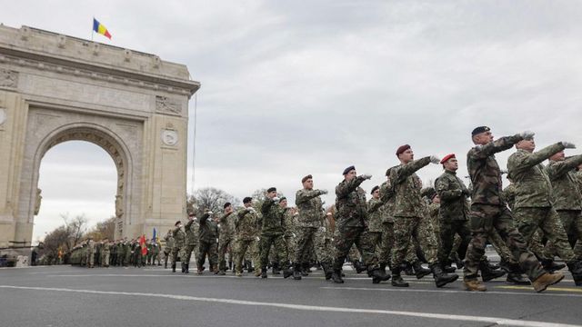 Parada militară de 1 Decembrie în București, la concurență cu alegerile parlamentare