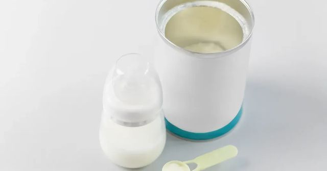 Veterináři zakazují v Česku prodej 44 kojeneckých výživ kvůli toxinu