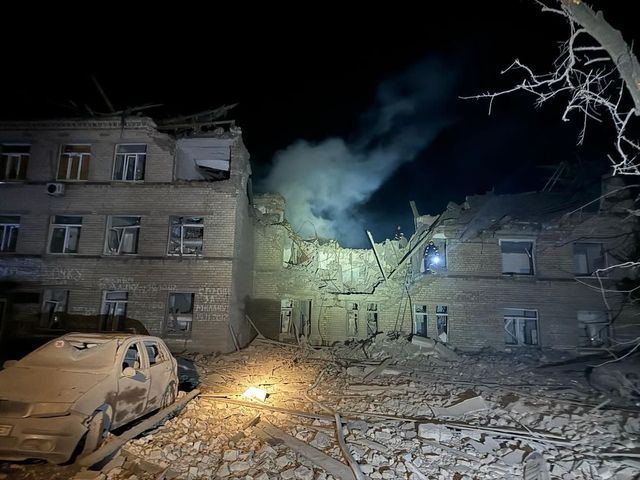 Atacurile rusești asupra orașului Selîdove, regiunea Donețk, au provocat 3 morți și 12 răniți. Război în Ucraina, ziua 721