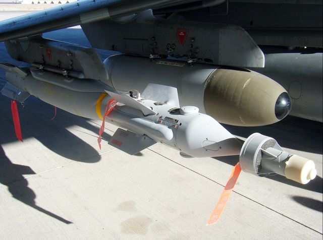 Великобритания и Франция са нанесли въздушен удар по обект на „Ислямска държава“ в Сирия, съобщи Лондон