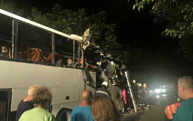 Patru români au murit, iar alți nouă au fost grav răniți într-un accident de autocar în Bulgaria