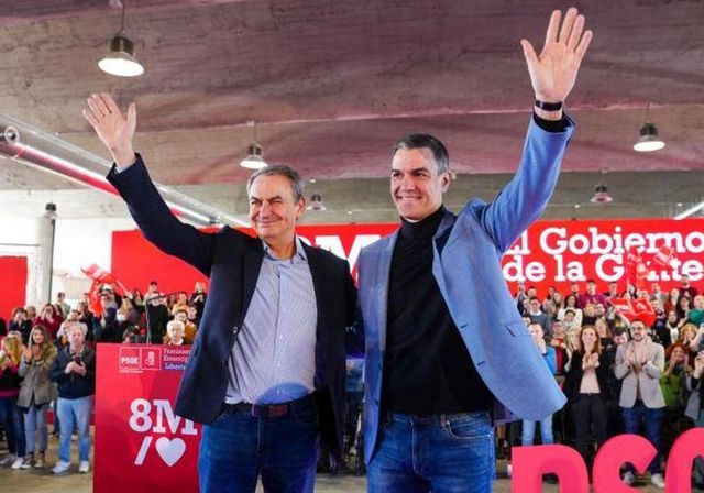 Zapatero y los secretarios provinciales del PSOE firman un manifiesto de apoyo a Sánchez