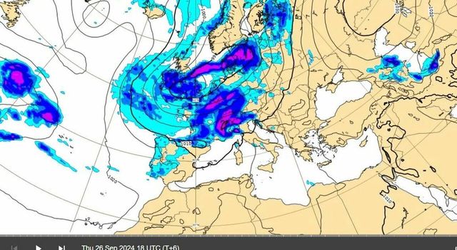 Allerta meteo oggi in sette regioni, rischio forti temporali, grandinate e fulmini. Le previsioni