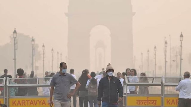 Cold wave sweeps North India, blinding fog in several cities