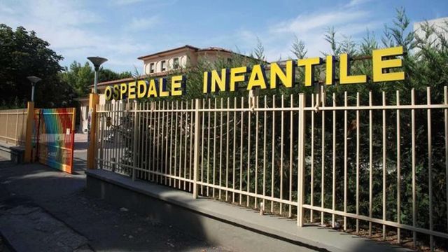 Alessandria, morto bimbo di 2 anni caduto dal terzo piano