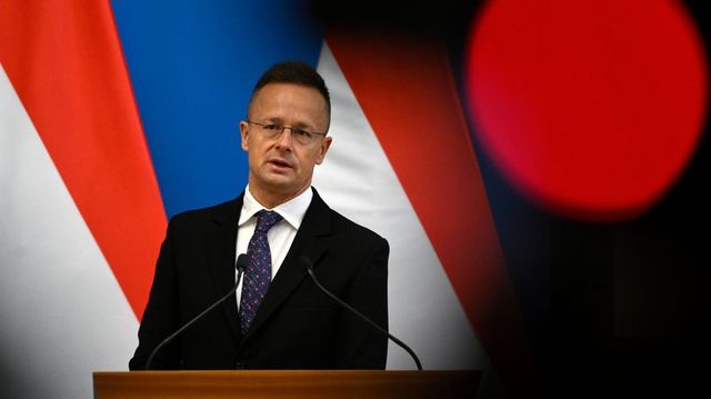 Szijjártó Péter: Zelenszkij beavatkozik a magyar kampányba